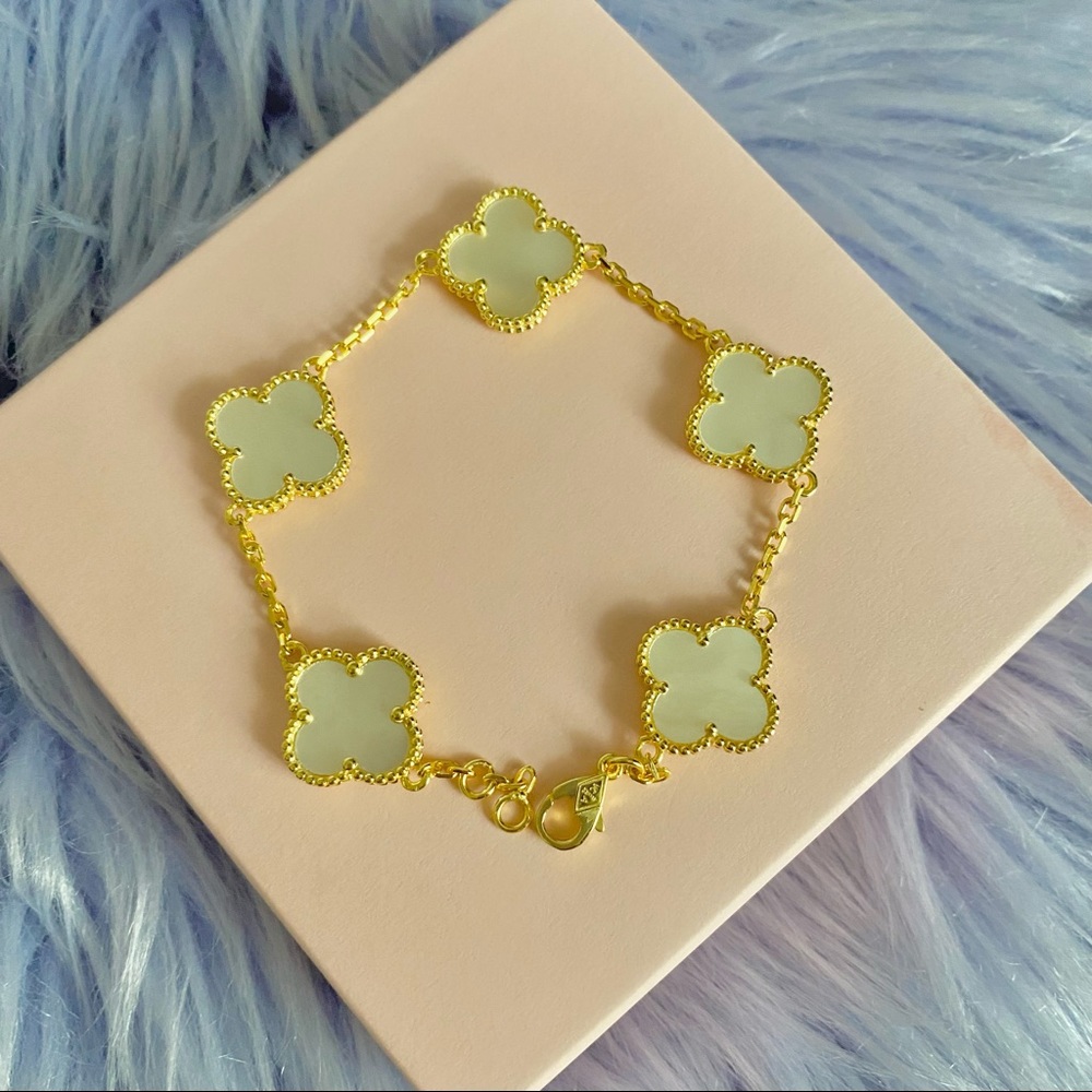 Four Leaf Clover Bracelet in Gold Finish